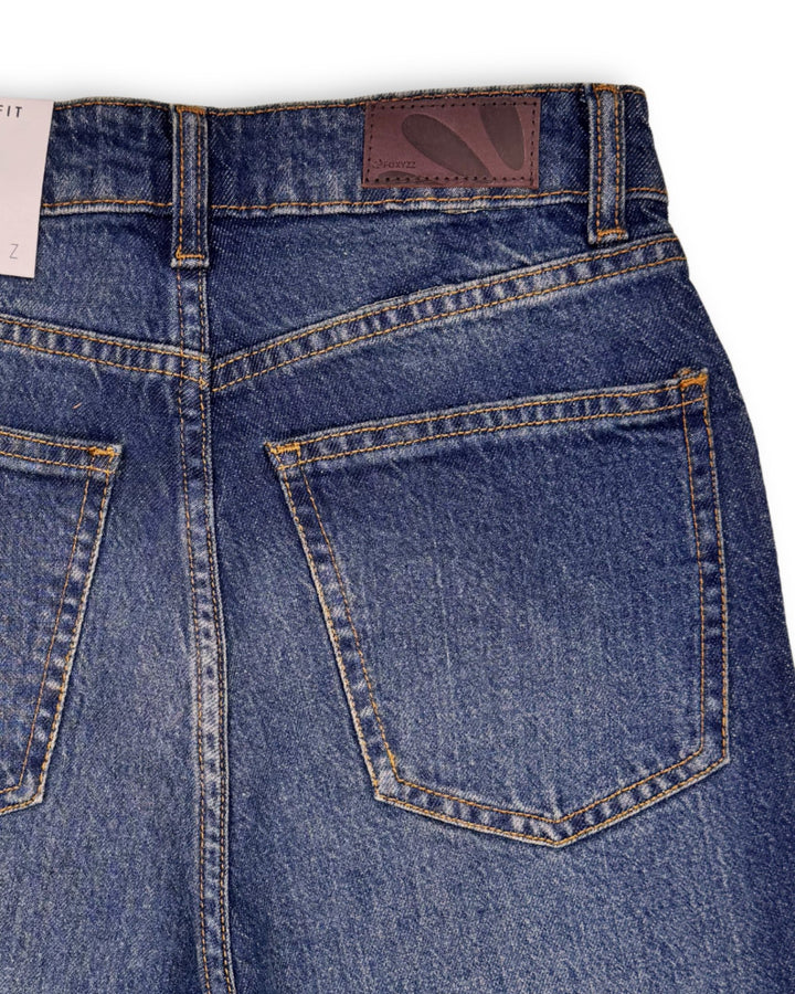 Straight Leg Dark Tint Olive Jeans - Women - Foxyzz Apparel